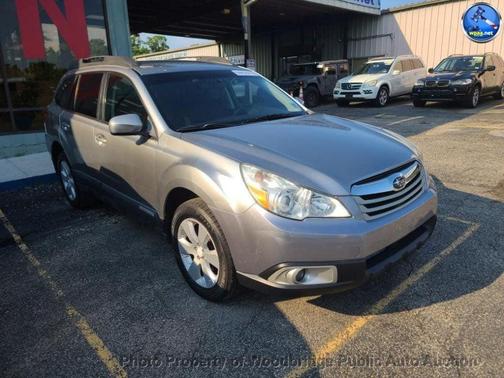 Graphite Gray Metallic 2011 Subaru Outback 2.5 i Premium