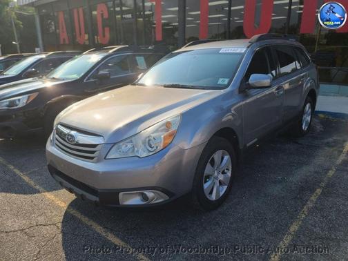Graphite Gray Metallic 2011 Subaru Outback 2.5 i Premium