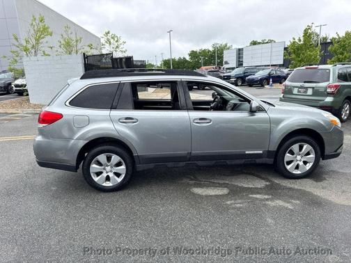 Graphite Gray Metallic 2011 Subaru Outback 2.5 i Premium