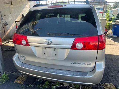 2006 Toyota Sienna LE