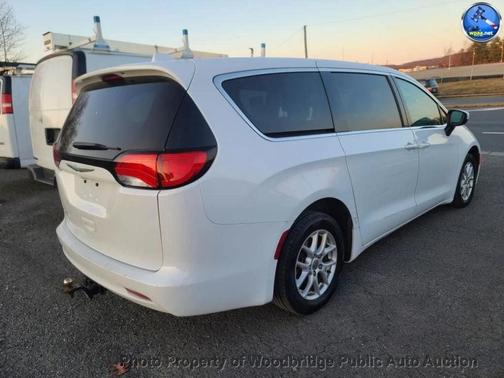 2017 Chrysler Pacifica LX