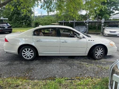 Tan 2010 Buick Lucerne CX
