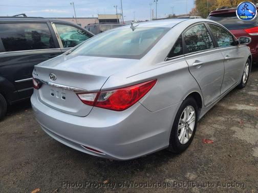 2013 Hyundai SONATA GLS