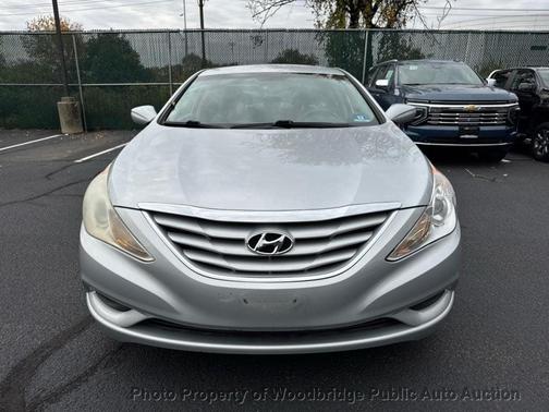 2013 Hyundai SONATA GLS
