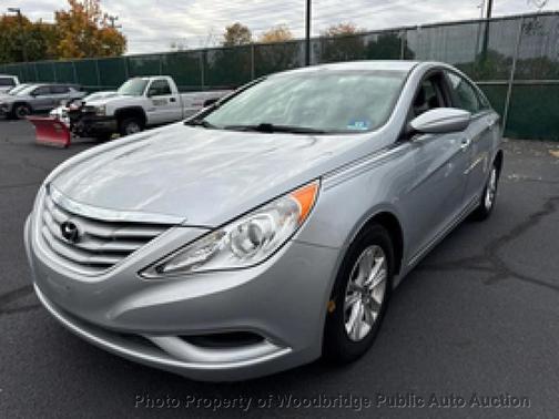 2013 Hyundai SONATA GLS