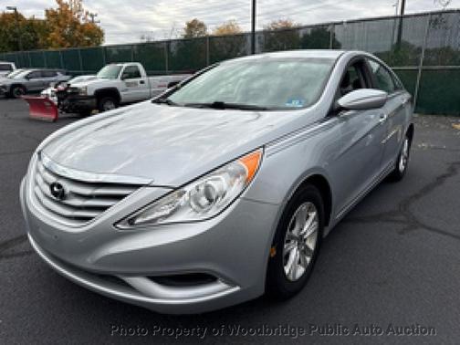 2013 Hyundai SONATA GLS