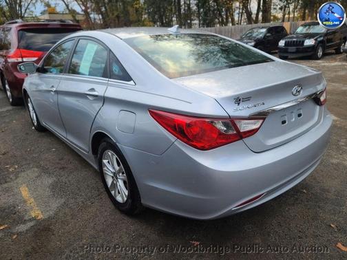 2013 Hyundai SONATA GLS
