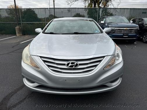 2013 Hyundai SONATA GLS
