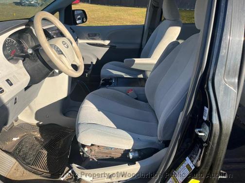 2012 Toyota Sienna LE