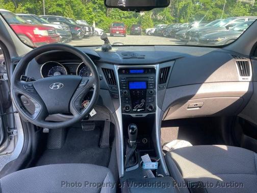 Radiant Silver Metallic 2013 Hyundai SONATA GLS