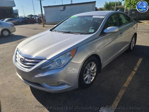 Radiant Silver Metallic 2013 Hyundai SONATA GLS