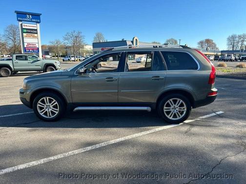 Caper Green Metallic 2010 Volvo XC90 3.2