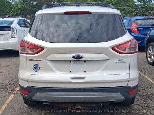 White 2014 Ford Escape SE