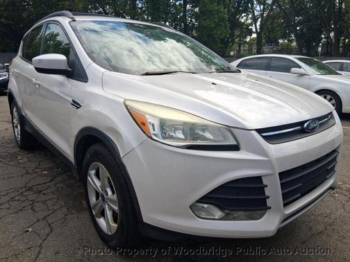 White 2014 Ford Escape SE