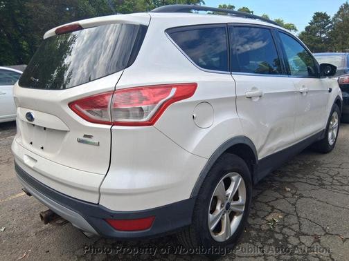 White 2014 Ford Escape SE