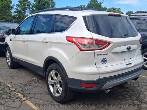 White 2014 Ford Escape SE