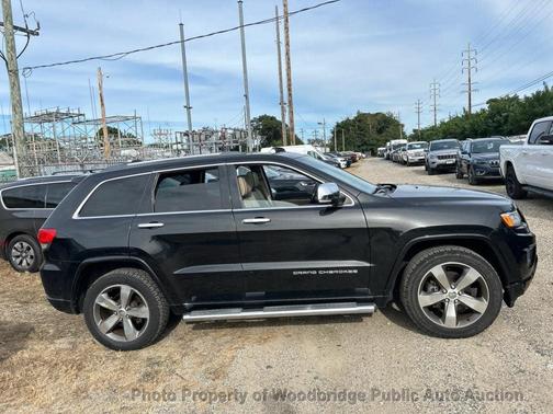 Brilliant Black Crystal Pearlcoat 2015 Jeep Grand Cherokee Overland