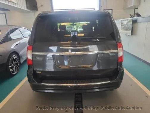 2012 Chrysler Town & Country Touring