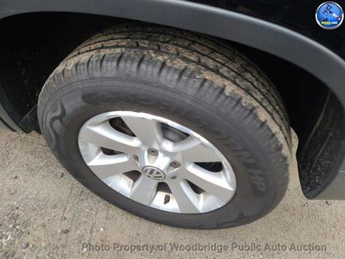 Deep Black Metallic 2010 Volkswagen Tiguan S