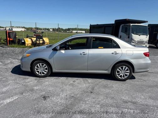 Magnetic Gray Metallic 2011 Toyota Corolla LE