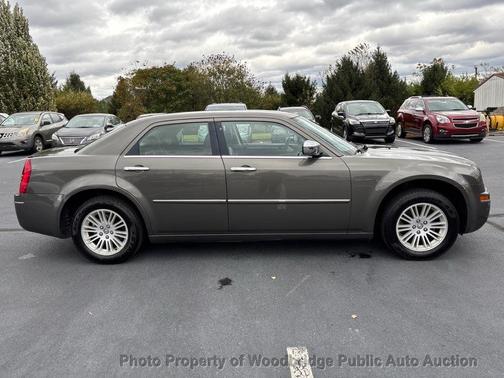 2010 Chrysler 300 Touring/Signature/Executive Series