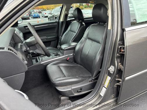2010 Chrysler 300 Touring/Signature/Executive Series