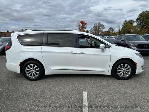 2019 Chrysler Pacifica Touring L