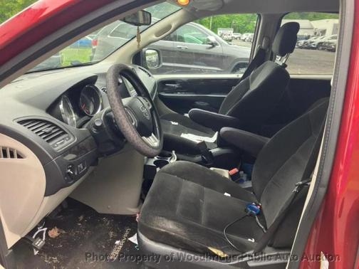 Deep Cherry Red Crystal Pearlcoat 2015 Dodge Grand Caravan AVP/SE