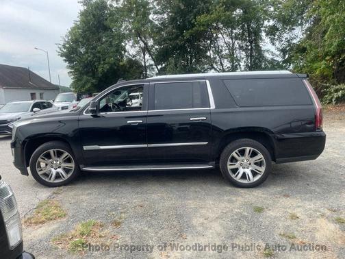 2016 Cadillac Escalade ESV Luxury