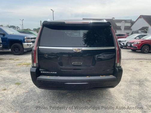 2016 Cadillac Escalade ESV Luxury