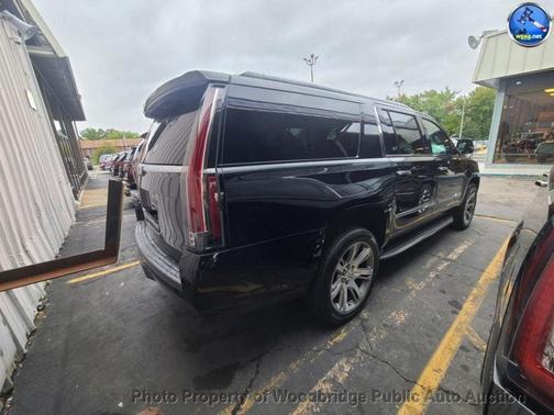 2016 Cadillac Escalade ESV Luxury