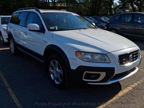 Ice White 2008 Volvo XC70