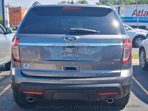 Gray 2014 Ford Explorer XLT