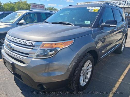 Gray 2014 Ford Explorer XLT
