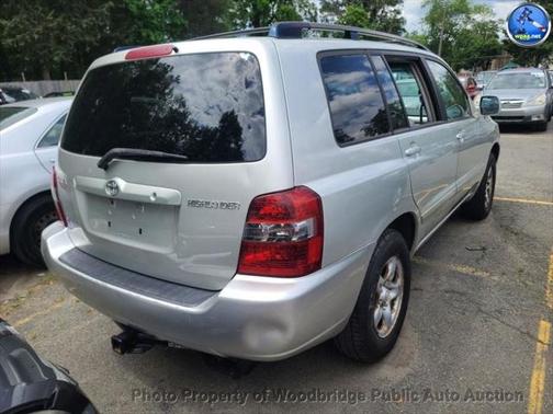 2004 Toyota Highlander Base