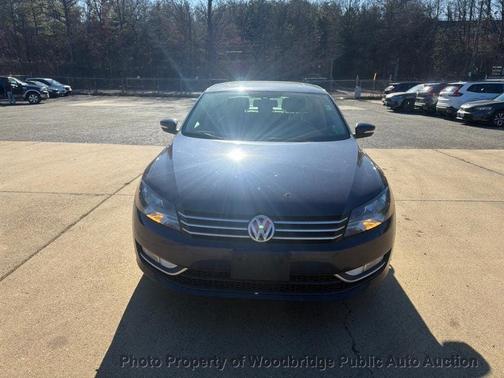 2015 Volkswagen Passat 1.8T Auto SE w/Sunroof & Nav
