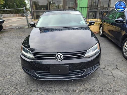 Black Uni 2014 Volkswagen Jetta Auto SE w/Connectivity