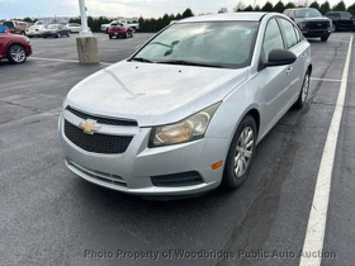 Silver Ice Metallic 2011 Chevrolet Cruze LS