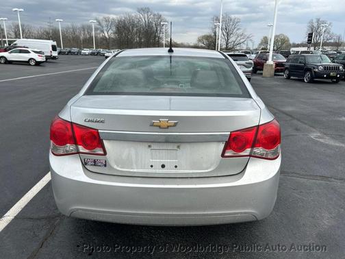 Silver Ice Metallic 2011 Chevrolet Cruze LS