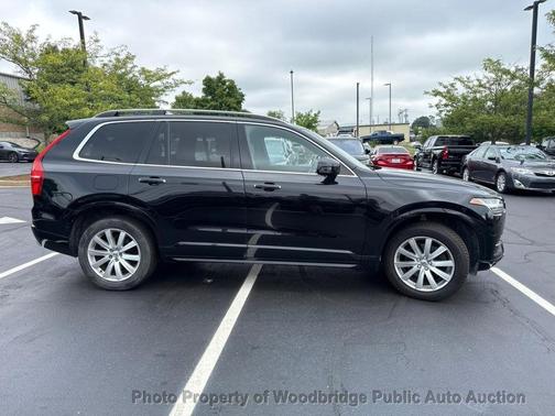 2018 Volvo XC90 T6 Momentum