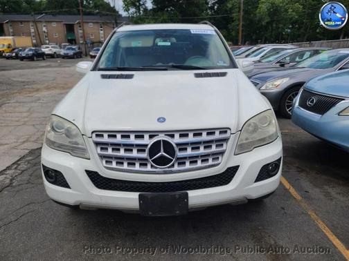 Arctic White 2009 Mercedes-Benz M-Class 4MATIC