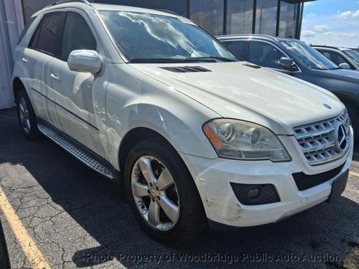Arctic White 2009 Mercedes-Benz M-Class 4MATIC