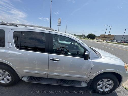 2013 Nissan Armada SV