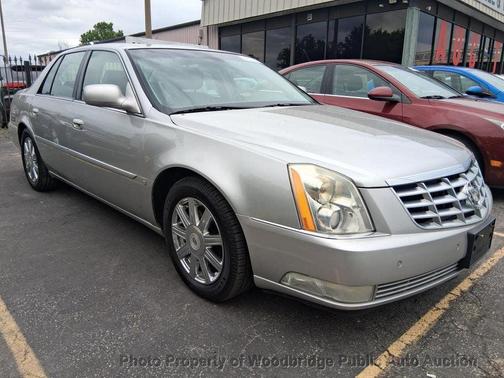 Silver 2008 Cadillac DTS Base
