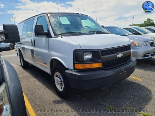 Summit White 2006 Chevrolet Express 2500 Work Van