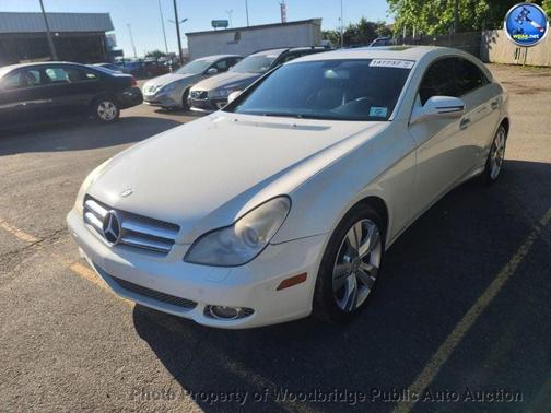 White 2009 Mercedes-Benz CLS-Class CLS550 4dr Coupe 5.5L