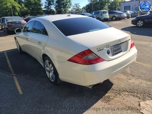 White 2009 Mercedes-Benz CLS-Class CLS550 4dr Coupe 5.5L