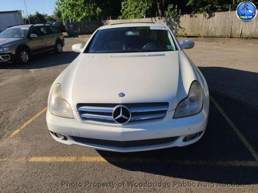 White 2009 Mercedes-Benz CLS-Class CLS550 4dr Coupe 5.5L