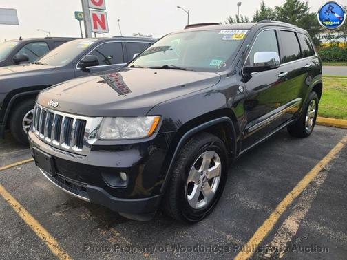 Brilliant Black Crystal Pearlcoat 2013 Jeep Grand Cherokee Limited