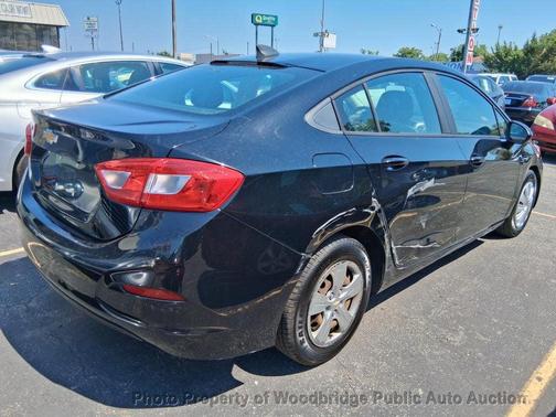 Mosaic Black Metallic 2017 Chevrolet Cruze LS